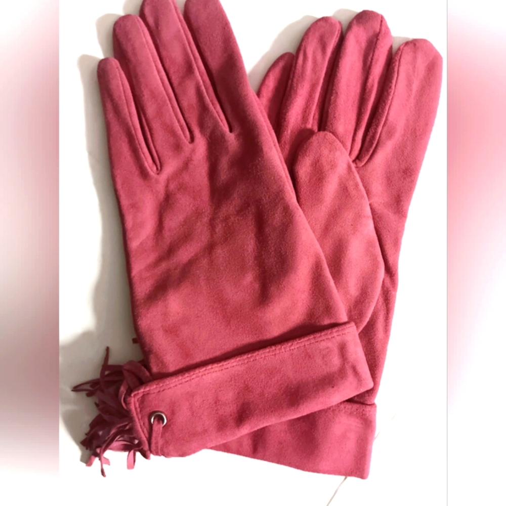 WOMEN'S ROUGE FRINGED TRIM, SUEDE LEATHER GLOVES